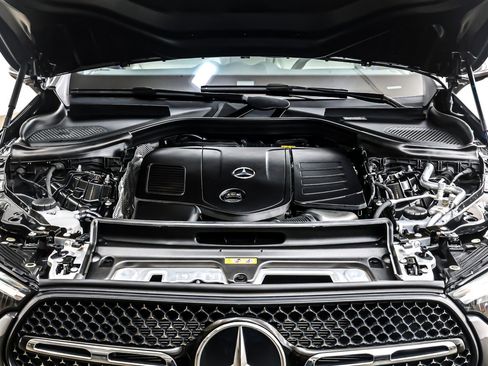 Certified 2024 Mercedes-Benz GLC 300 4MATIC image 13