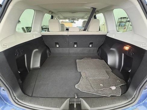 Used 2017 Subaru Forester 2.5i Premium image 16