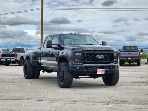 New 2026 Ford F450 Platinum w/ FX4 Off-Road Package AWD/4WD image 3