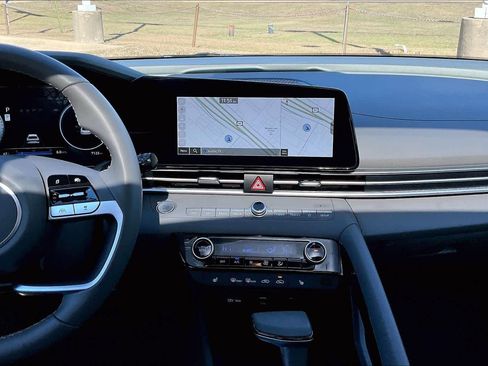 Certified 2025 Hyundai Elantra SEL image 5