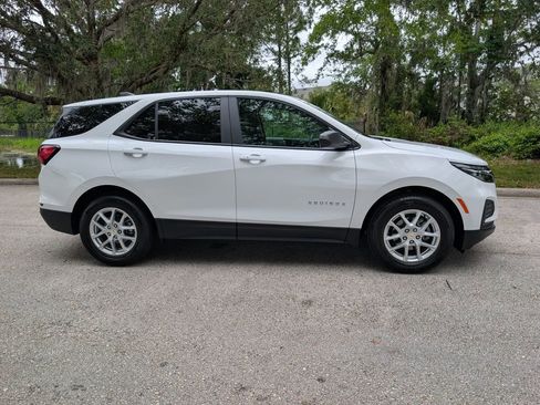 Used 2024 Chevrolet Equinox LS w/ LS Convenience Package FWD image 10