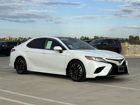 Used 2019 Toyota Camry XSE w/ Driver Assist Package FWD image 2