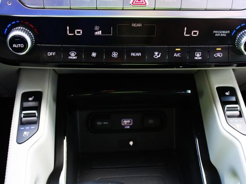 Used 2020 Kia Telluride SX w/ SX Prestige Package AWD/4WD image 24