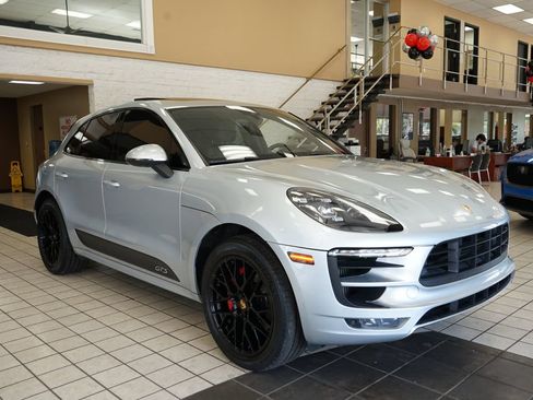Used 2018 Porsche Macan GTS w/ Premium Package Plus AWD/4WD image 19