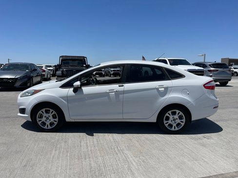 Used 2015 Ford Fiesta SE FWD image 6