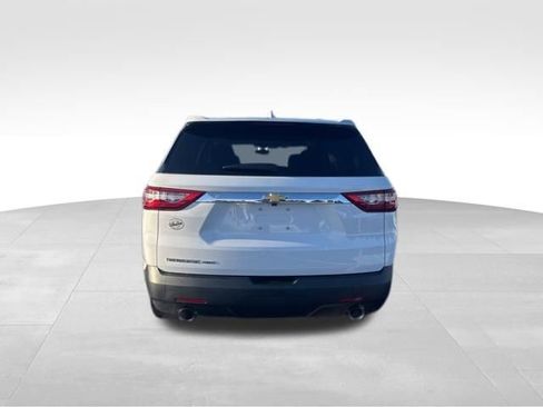 Used 2021 Chevrolet Traverse LS AWD/4WD image 4