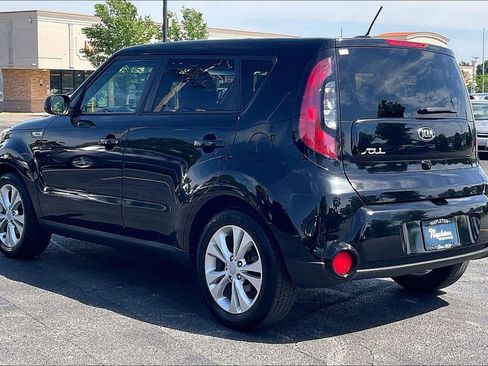 Used 2016 Kia Soul + FWD image 10