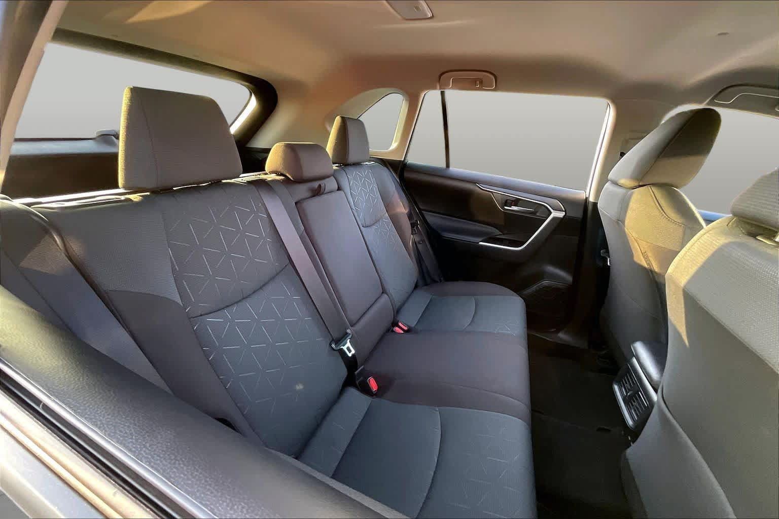 Used 2025 Toyota RAV4 XLE w/ Weather Package AWD/4WD image 19