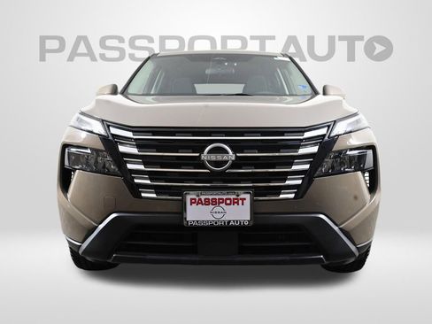 Used 2024 Nissan Rogue SV FWD image 2