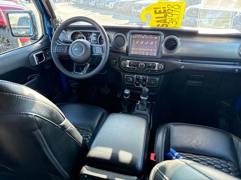 Used 2023 Jeep Wrangler Sport S image 10