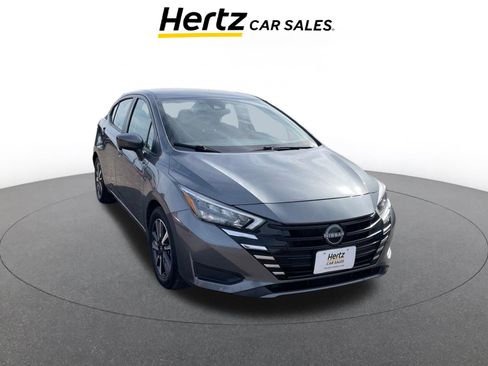 Used 2025 Nissan Versa SV image 1