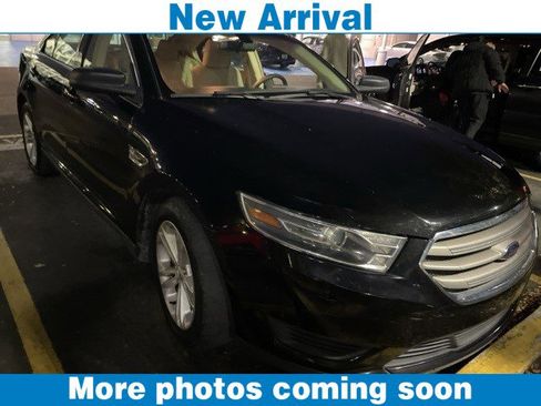 Used 2018 Ford Taurus SE image 1