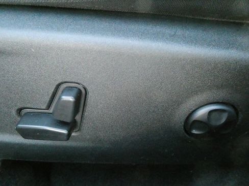 Used 2014 Chrysler 300 image 19