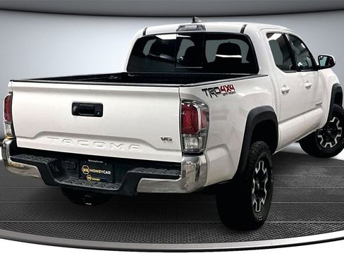 Used 2020 Toyota Tacoma TRD Off-Road image 4