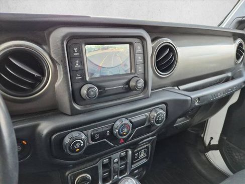 Used 2018 Jeep Wrangler Unlimited Sport S AWD/4WD image 13