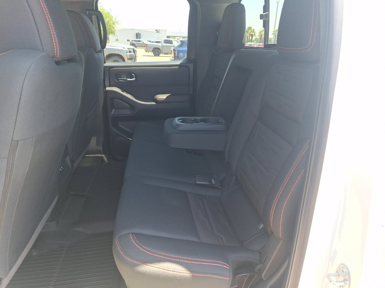 Used 2025 Nissan Frontier PRO-4X AWD/4WD image 27
