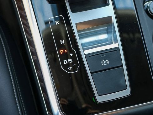 Used 2022 Audi Q8 Premium w/ Convenience Package image 28