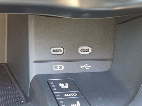 New 2025 Lexus LX 600 4WD w/ Premium Package image 16