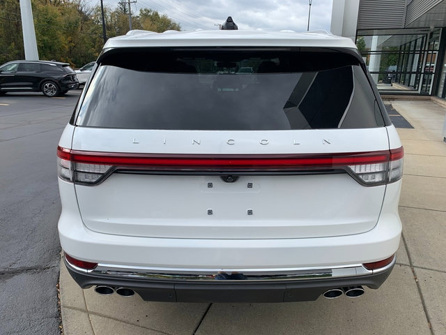 New 2027 Lincoln Aviator Reserve AWD/4WD image 4