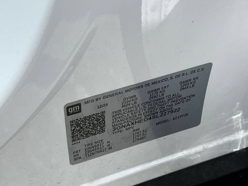 Used 2025 Chevrolet Equinox LT FWD image 24