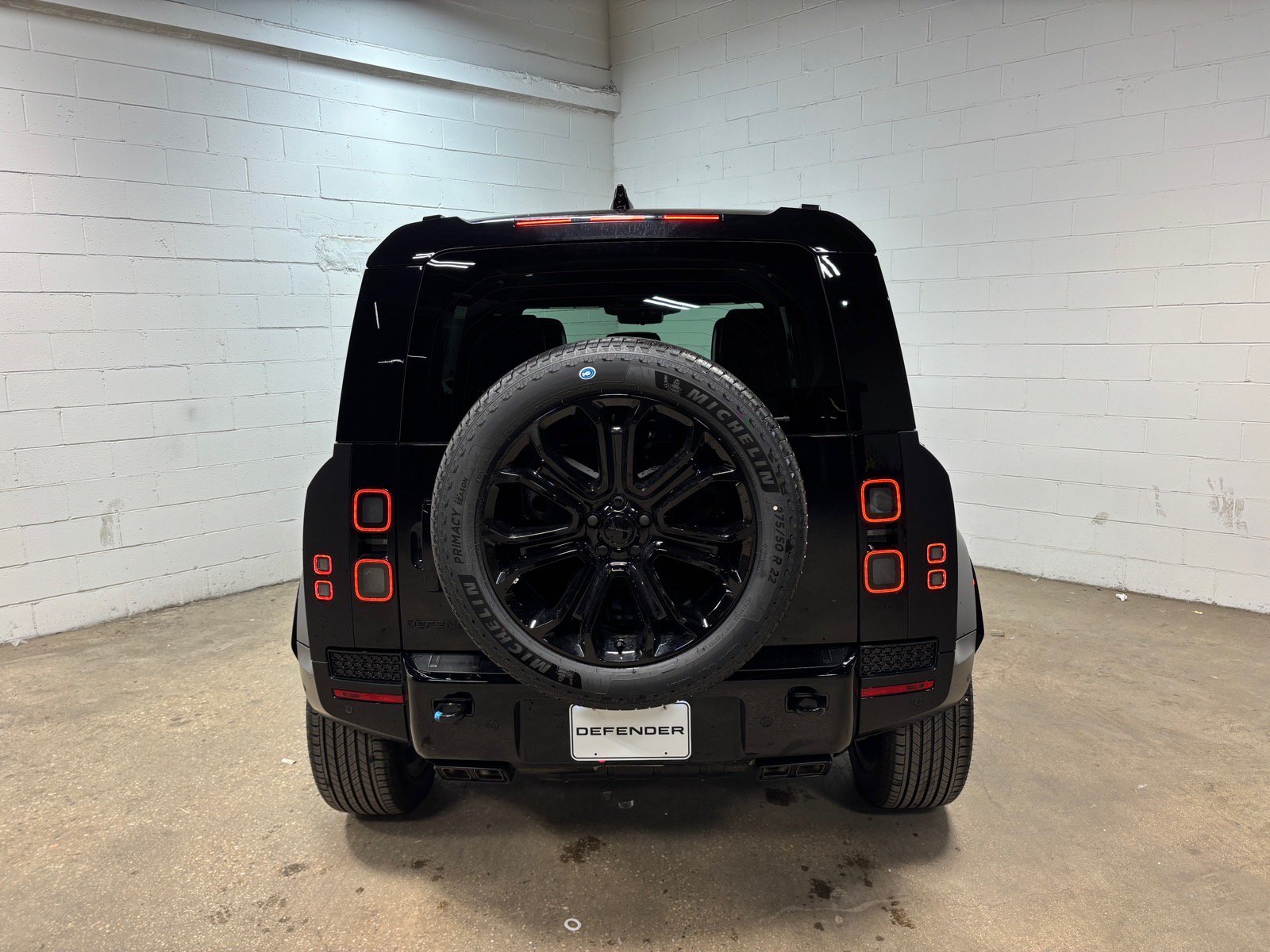 New 2026 Land Rover Defender 110 OCTA AWD/4WD image 8