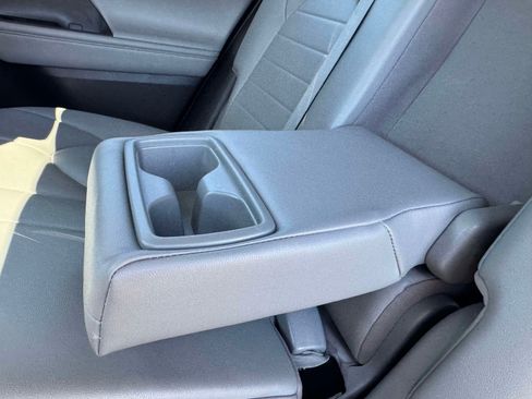 Certified 2020 Toyota Highlander XLE AWD/4WD image 23