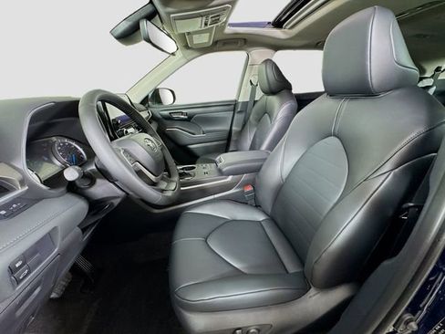 New 2026 Toyota Highlander XLE image 18