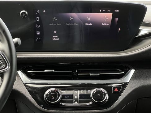 Used 2025 Buick Envista Sport Touring image 17