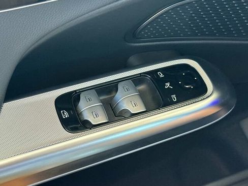 Used 2025 Mercedes-Benz E 350 Sedan image 14