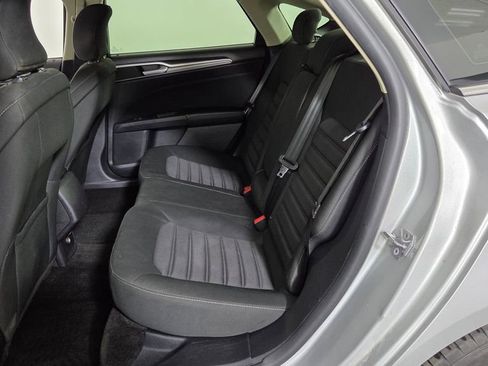 Used 2018 Ford Fusion SE image 27