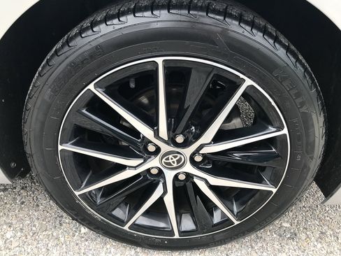 Used 2023 Toyota Camry SE image 10