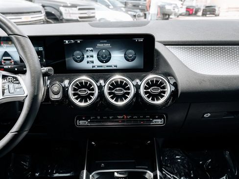 Used 2025 Mercedes-Benz GLA 250 4MATIC image 24