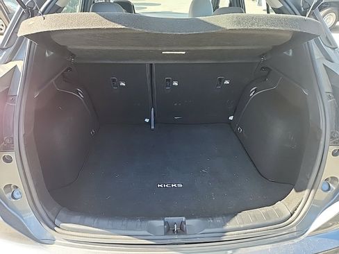 Used 2021 Nissan Kicks SR w/ SR Premium Package image 12