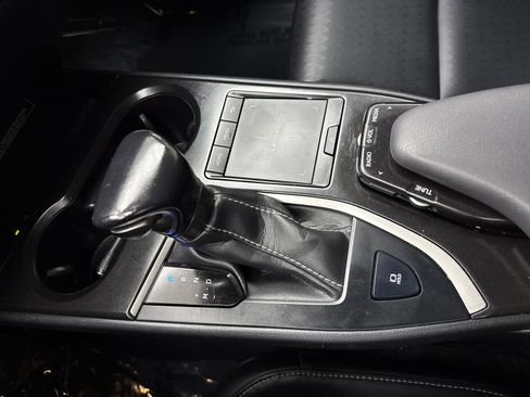 Used 2021 Lexus UX 200 w/ Accessory Package (Z2) FWD image 31