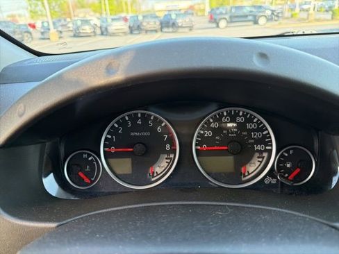 Used 2018 Nissan Frontier PRO-4X image 15