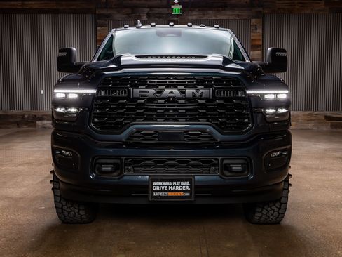 Used 2025 RAM 3500 Limited image 2