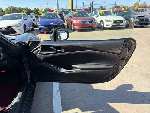 Used 2018 MAZDA MX-5 Miata Grand Touring RWD image 23