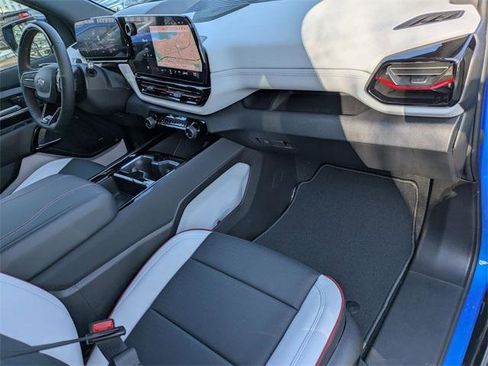 New 2025 Chevrolet Silverado EV RST image 27