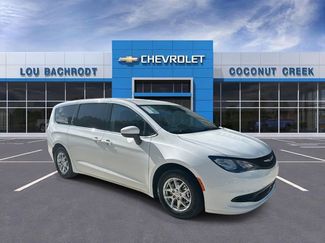 Used 2023 Chrysler Voyager LX FWD video 2