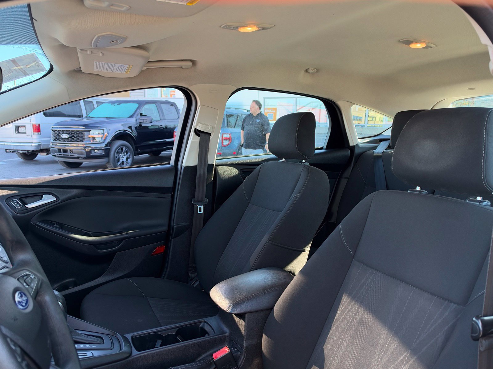 Used 2018 Ford Focus SE FWD image 10