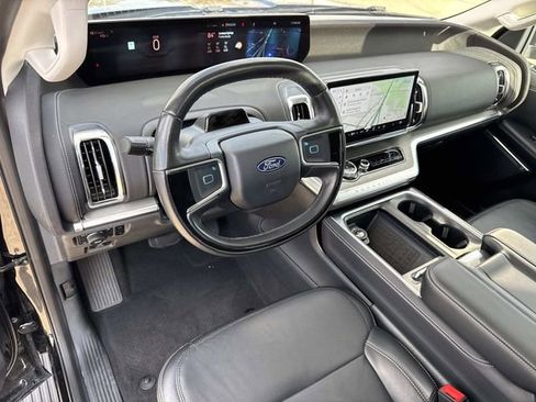 Used 2025 Ford Expedition Max Platinum AWD/4WD image 25