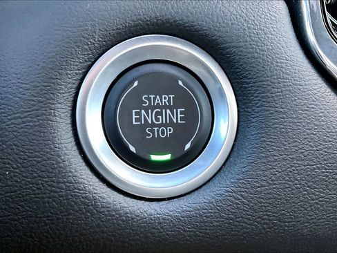 Used 2025 GMC Canyon Elevation w/ Convenience Package image 32