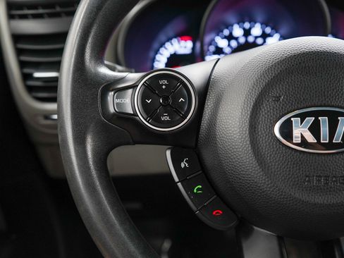Used 2015 Kia Soul FWD image 23