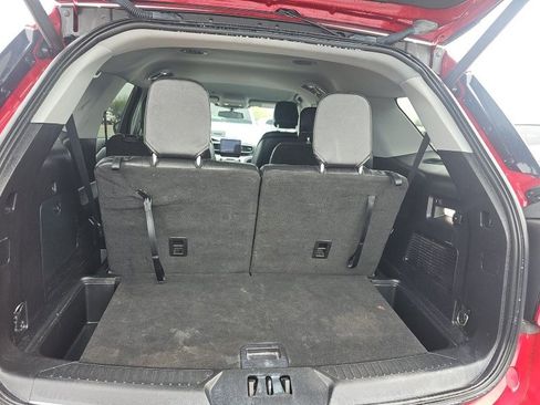 Used 2020 Ford Explorer XLT w/ Equipment Group 202A image 12