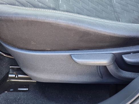 Used 2021 Nissan Kicks S image 12