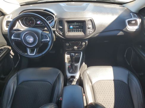 Used 2019 Jeep Compass Latitude image 16