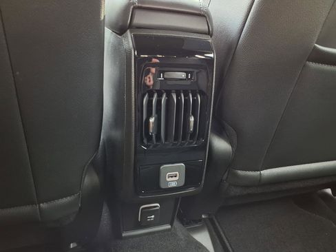 Used 2026 Jeep Compass Latitude image 24