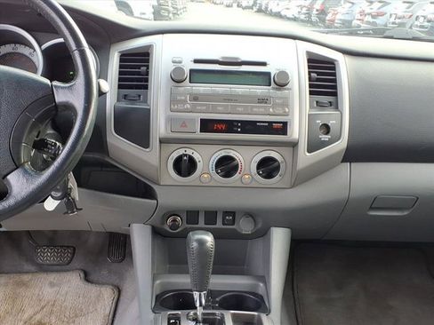 Used 2011 Toyota Tacoma 2WD Access Cab image 10