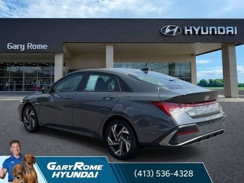 Certified 2025 Hyundai Elantra SEL FWD image 6