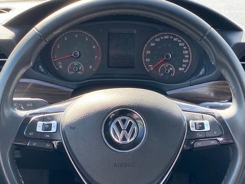 Used 2022 Volkswagen Passat 2.0T image 7
